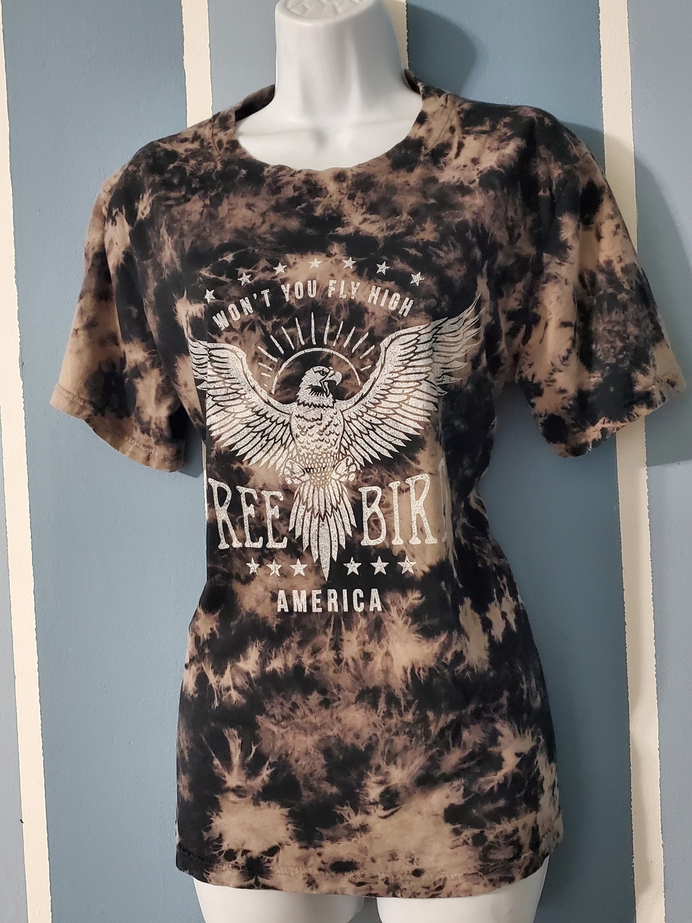 Women's Tie-Dye Eagle Graphic Tee - Black & Tan